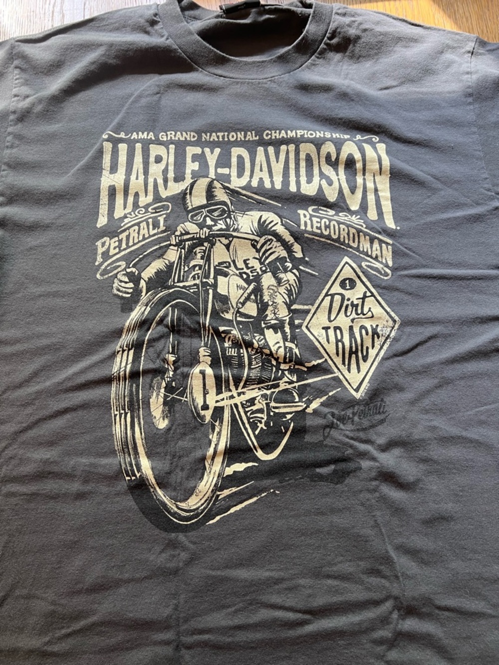 Harley-Davidson Men’s Charcoal Tee with Cream Motorcycle Graphic - Picture 5 of 5